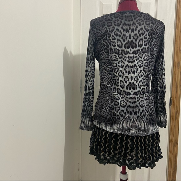 ESHA Design women lace and sequins lace long sleeves frilled top. Size S. Used. - Picture 5 of 7